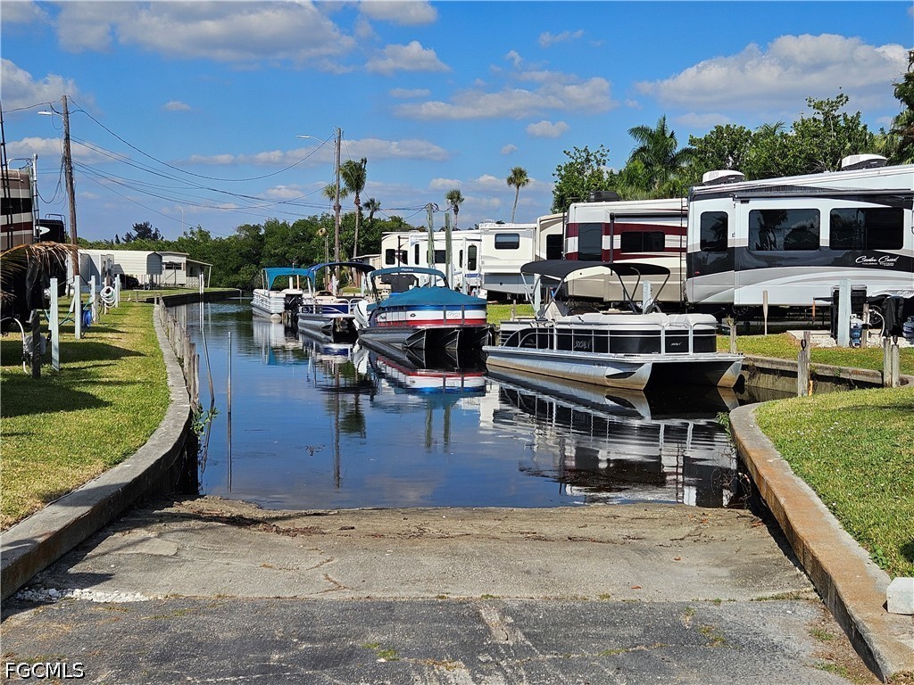 2 Bed ManufacturedHome for Sale in Fort Myers, photo 32