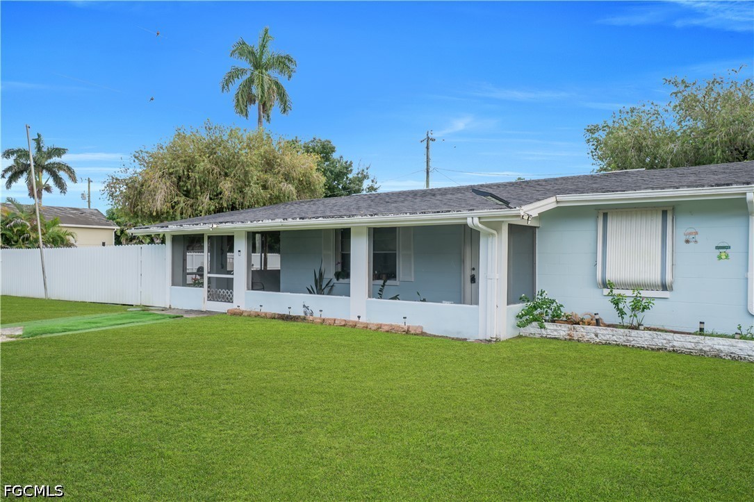 2 Bed SingleFamilyResidence for Sale in North Fort Myers, photo 32