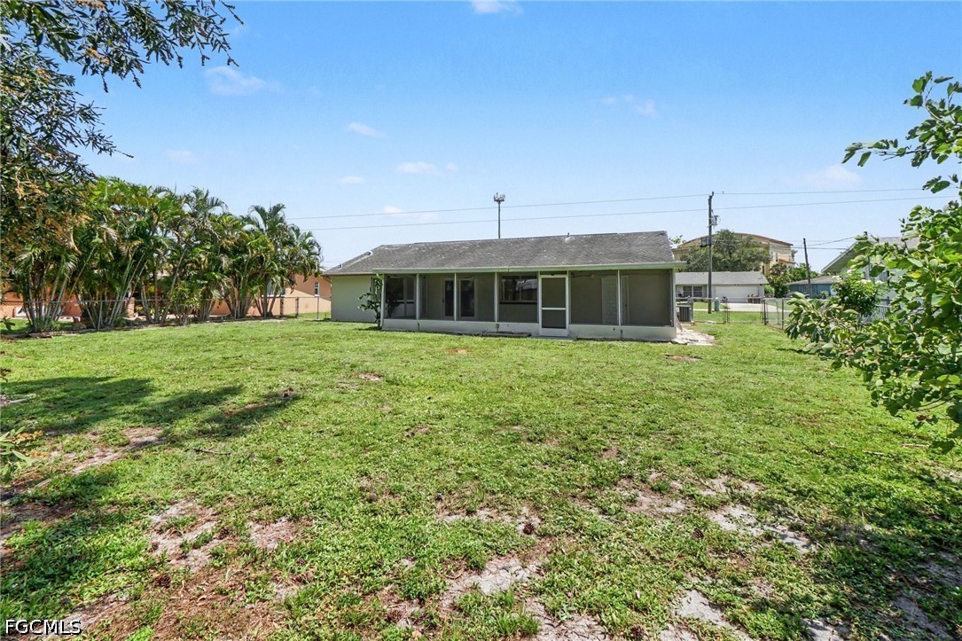 2 Bed SingleFamilyResidence for Sale in Cape Coral, photo 32