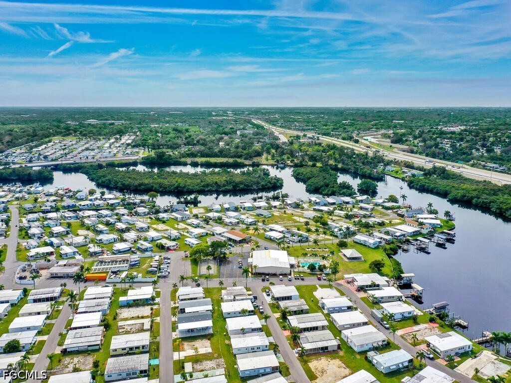 2 Bed Waterfront Home for Sale in Fort Myers, photo 32