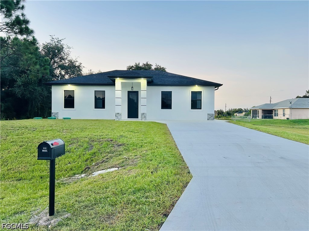 4 Bed SingleFamilyResidence for Sale in Lehigh Acres, photo 32