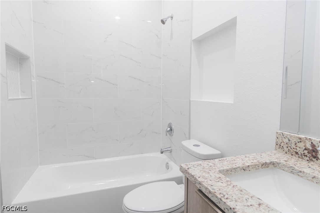 3 Bed SingleFamilyResidence for Sale in Port Labelle, photo 32
