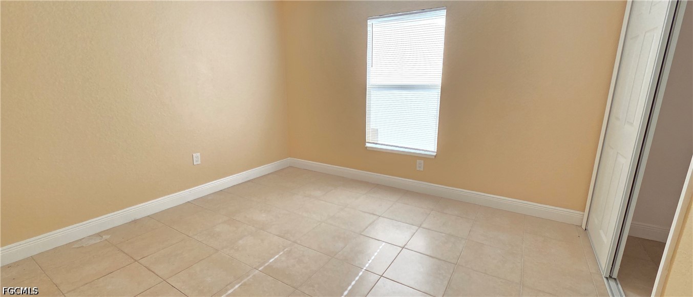 3 Bed SingleFamilyResidence for Sale in Cape Coral, photo 32