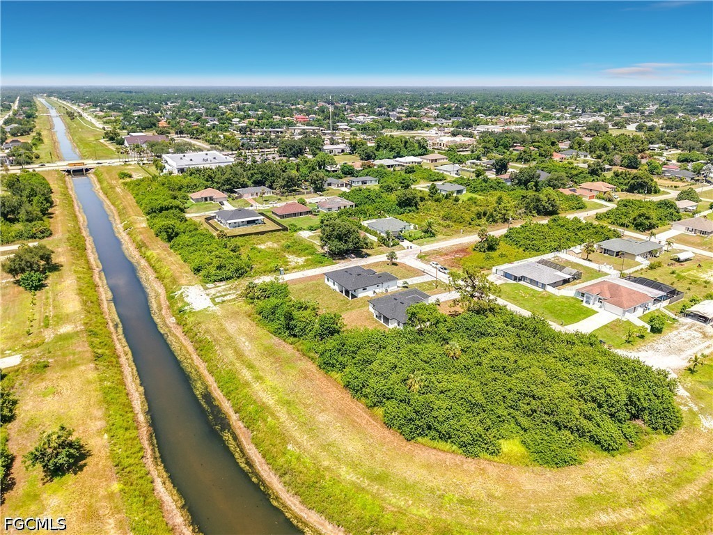 3 Bed Waterfront Home for Sale in Lehigh Acres, photo 32
