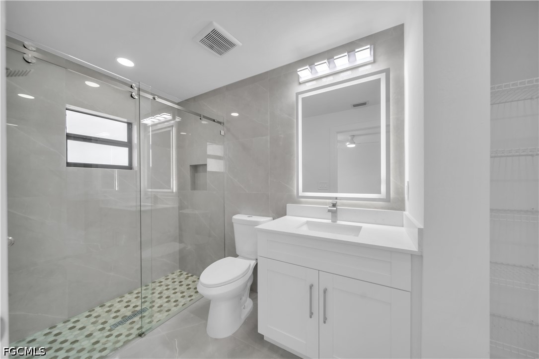 6 Bed Duplex for Sale in Lehigh Estates, photo 32