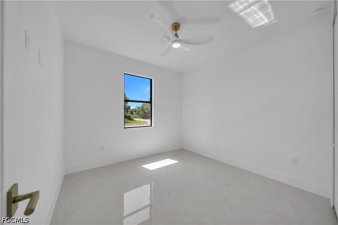 4 Bed SingleFamilyResidence for Sale in Lehigh Acres, photo 32