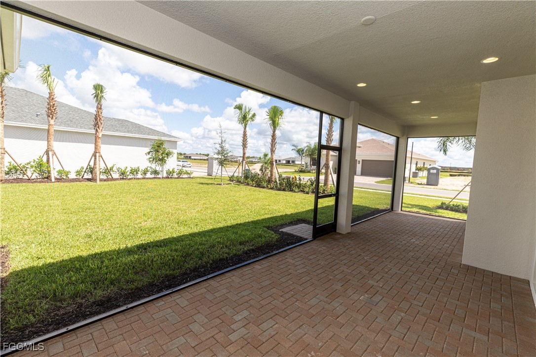 3 Bed SingleFamilyResidence for Sale in Valencia Harbor, FL — photo 33