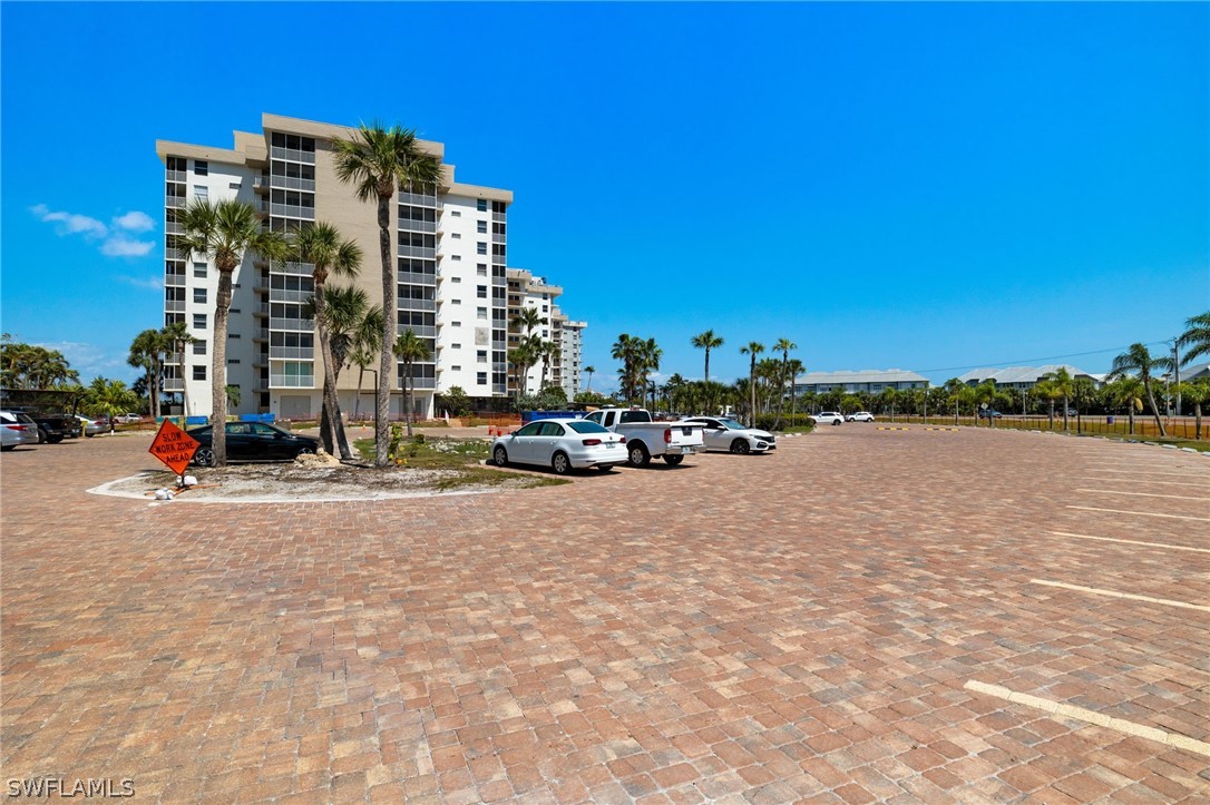 1 Bed Waterfront Home for Sale in Beach And Tennis Club, photo 33