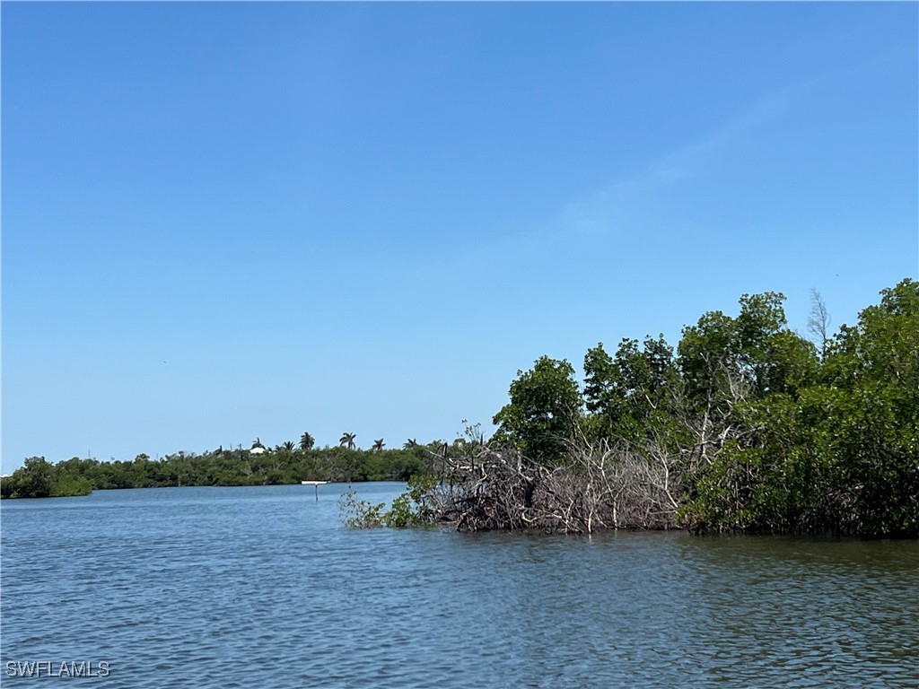 2 Bed Waterfront Home for Sale in Bokeelia, photo 33