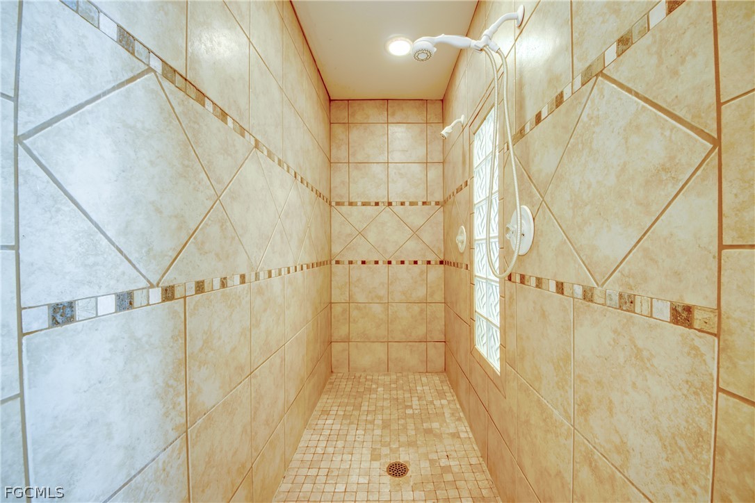 3 Bed Waterfront Home for Sale in Seagull Bay, photo 33