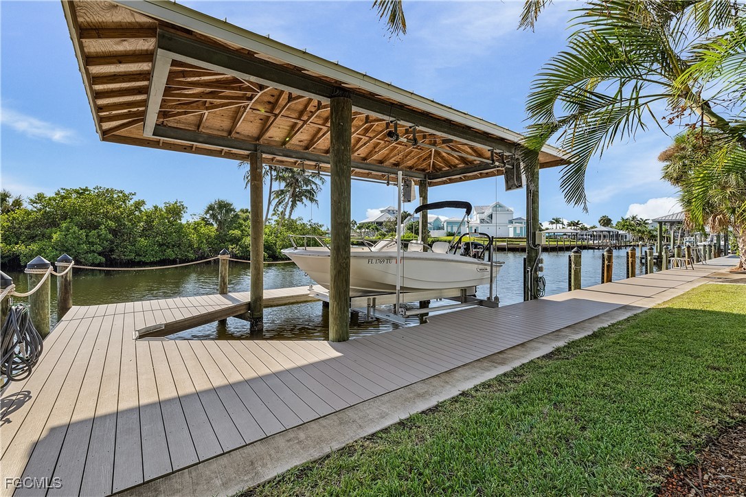 2 Bed Waterfront Home for Sale in Bokeelia, photo 33