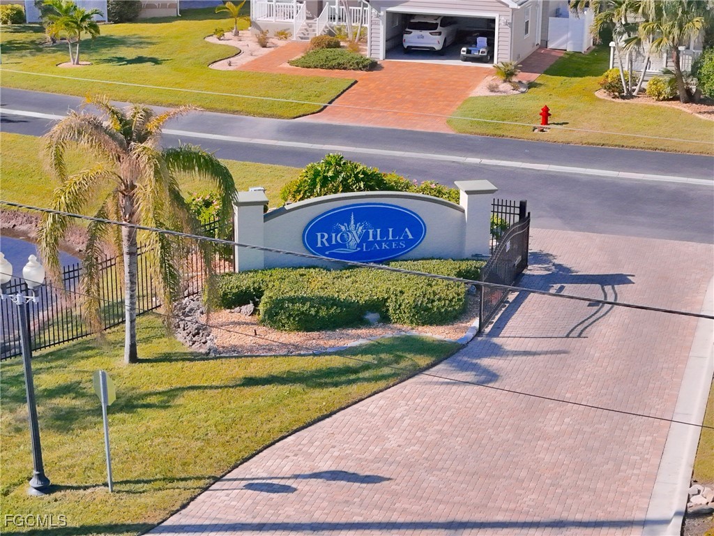 3 Bed SingleFamilyResidence for Sale in Rio Villa Lakes, FL — photo 33