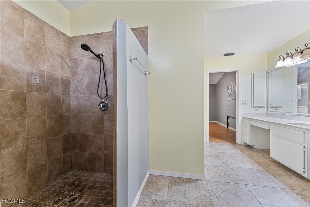 3 Bed SingleFamilyResidence for Sale in North Fort Myers, photo 33
