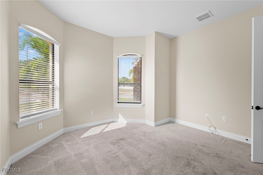 3 Bed SingleFamilyResidence for Sale in Lehigh Acres, photo 33