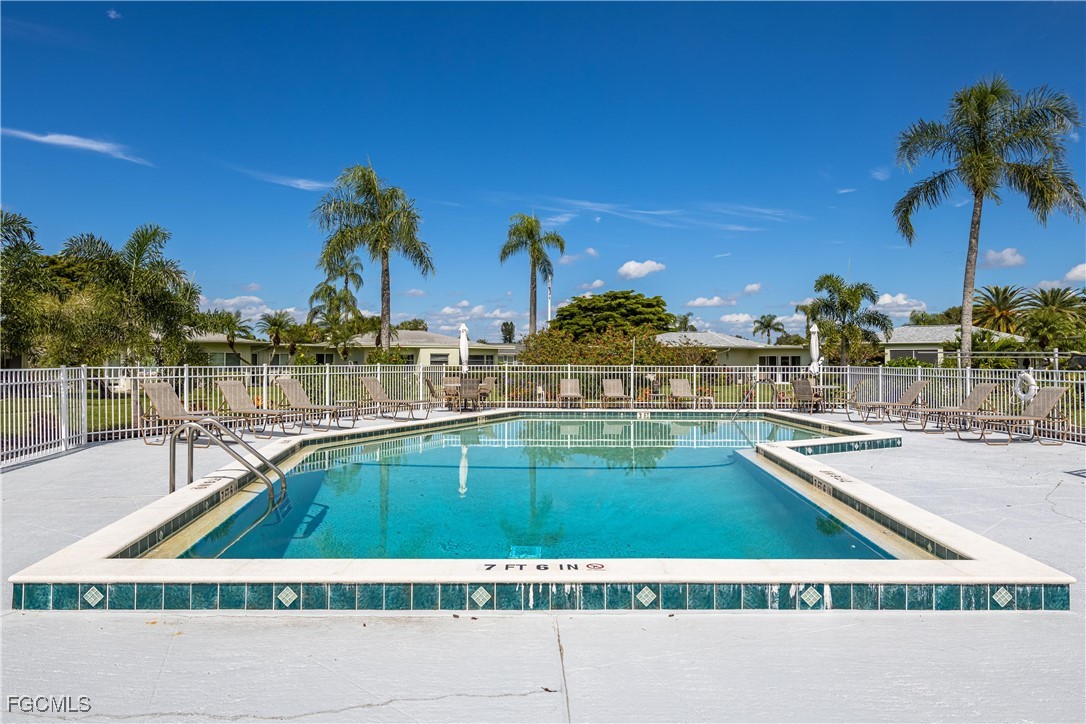 2 Bed Attached for Sale in Fort Myers, photo 33