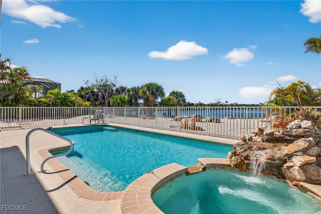 4 Bed Pool Home for Sale in Sanibel, photo 33