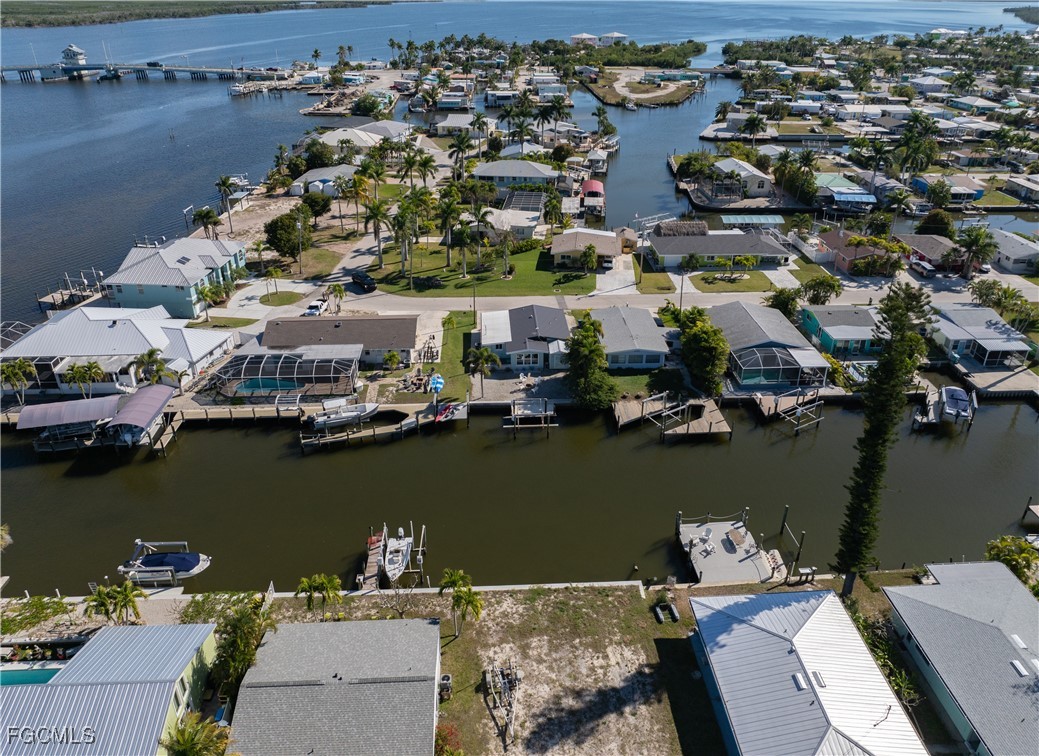 2 Bed Waterfront Home for Sale in Matlacha, FL, $339,000 — photo 33