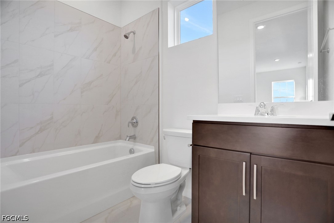 4 Bed SingleFamilyResidence for Sale in Turnleaf, photo 33
