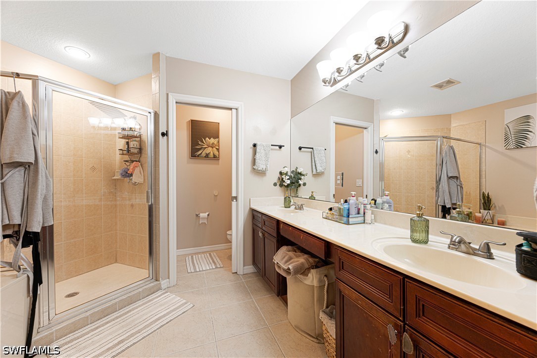 3 Bed Townhouse for Sale in Colonnade At Forum, FL, $289,000 — photo 33
