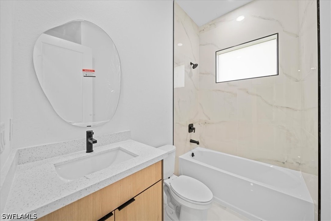 4 Bed SingleFamilyResidence for Sale in Lehigh Acres, photo 33