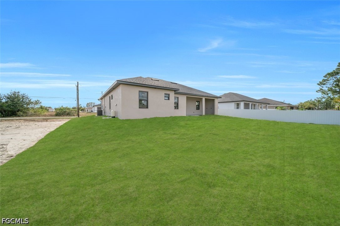 3 Bed SingleFamilyResidence for Sale in Lehigh Acres, photo 33
