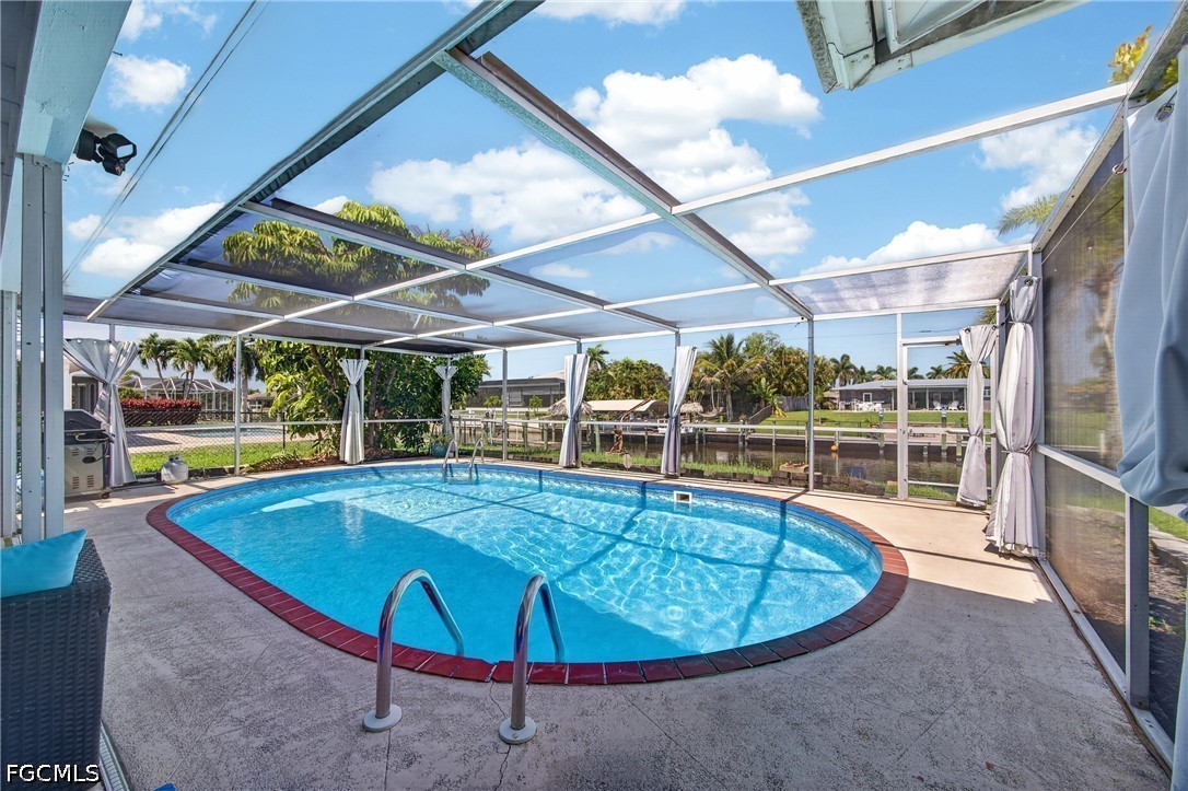 3 Bed Pool Home for Sale in Cape Coral, photo 33