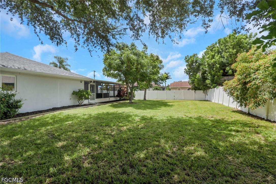 3 Bed SingleFamilyResidence for Sale in Cape Coral, photo 33