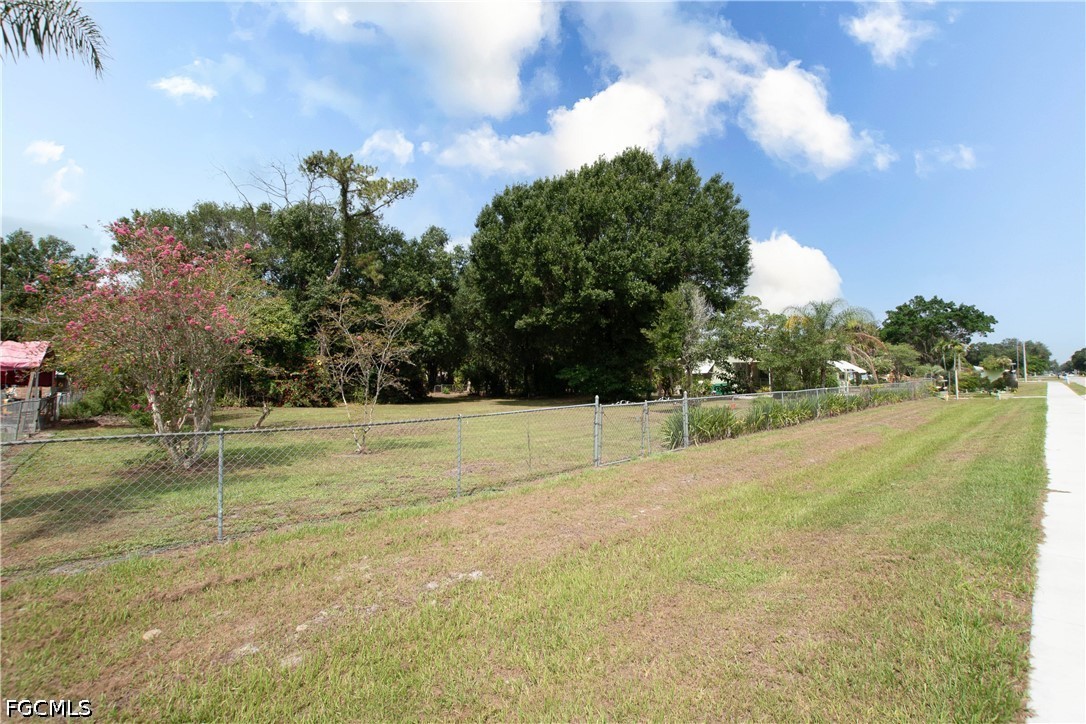 3 Bed SingleFamilyResidence for Sale in Immokalee, FL — photo 33