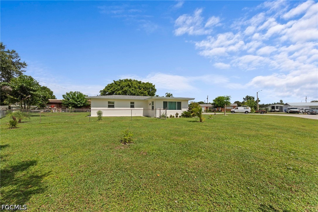 2 Bed SingleFamilyResidence for Sale in Wedgewood, photo 33