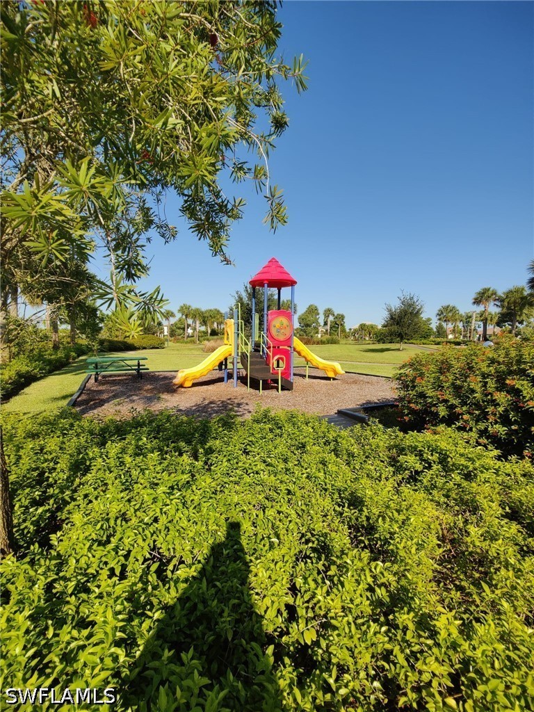 4 Bed SingleFamilyResidence for Sale in Maple Ridge, FL — photo 33