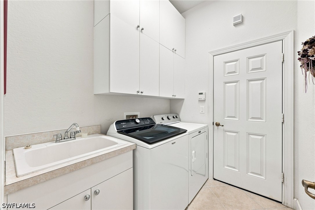 2 Bed Pool Home for Sale in Hawthorne, photo 33