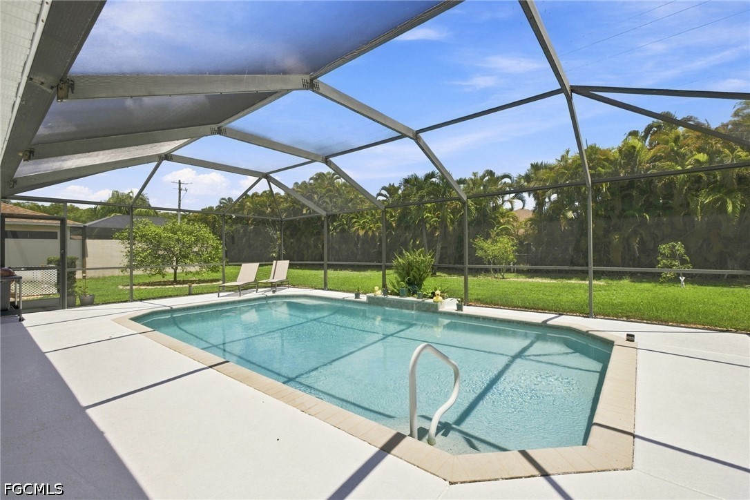 3 Bed Pool Home for Sale in Meadowbrook, photo 33