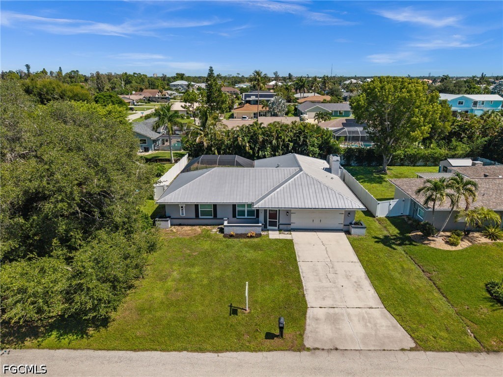 3 Bed Pool Home for Sale in Fort Myers, photo 33
