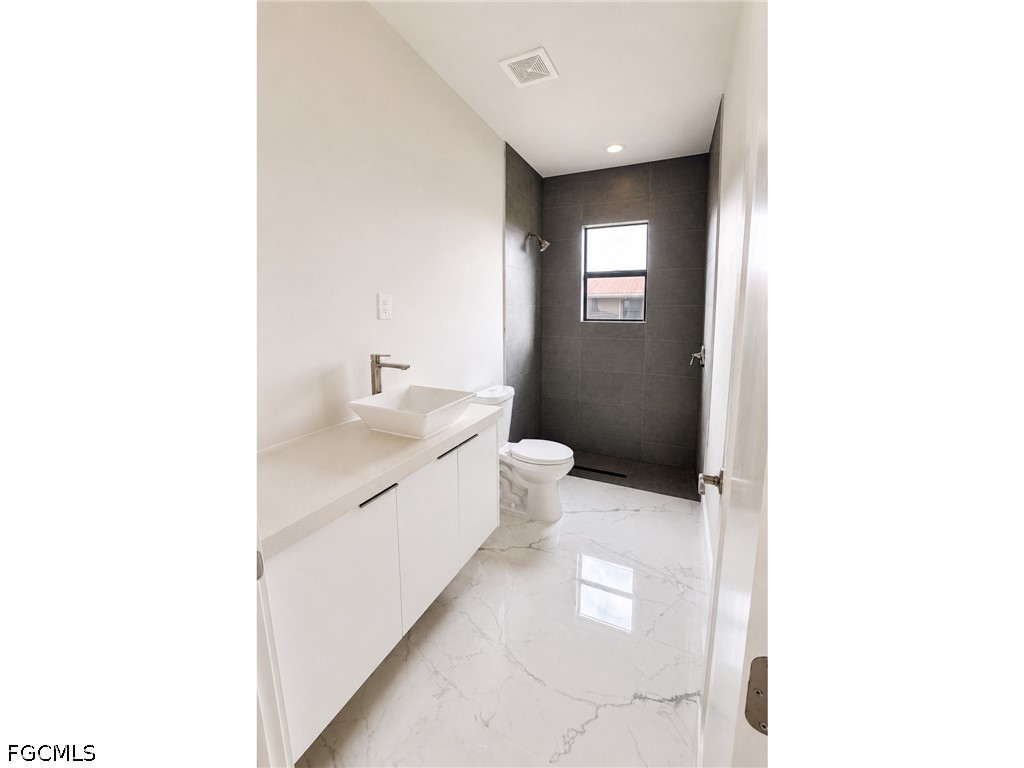 3 Bed SingleFamilyResidence for Sale in Lehigh Acres, photo 33