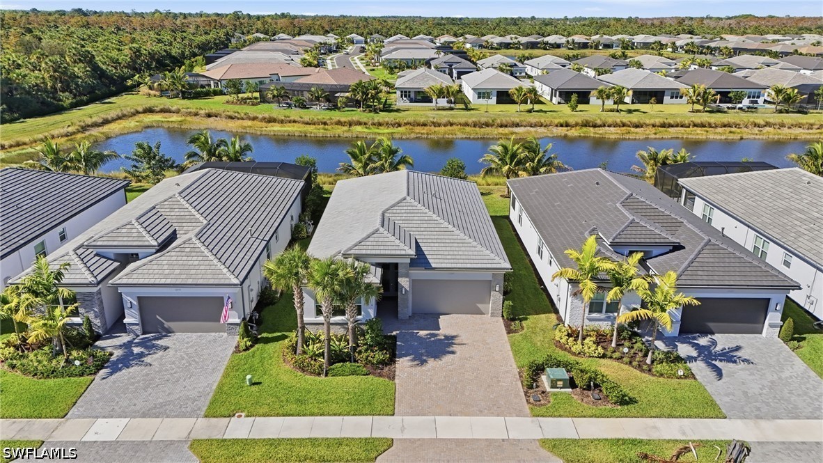 2 Bed Waterfront Home for Sale in Naples, photo 33