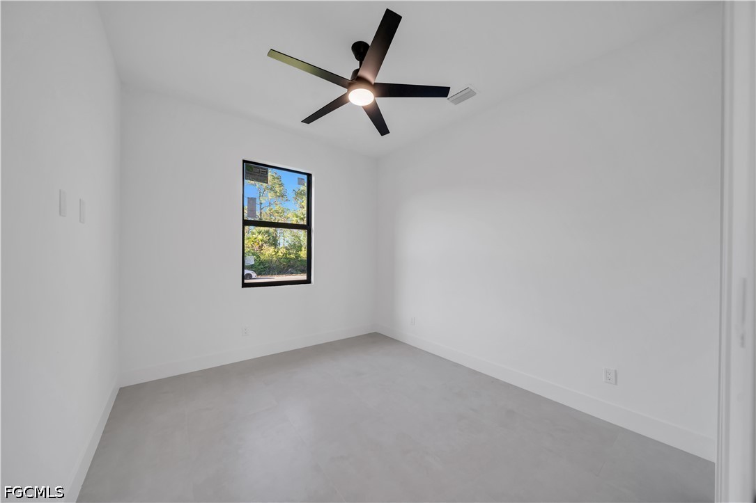 4 Bed SingleFamilyResidence for Sale in Lehigh Acres, photo 33