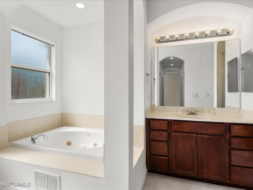 4 Bed Waterfront Home for Sale in Naples, photo 34