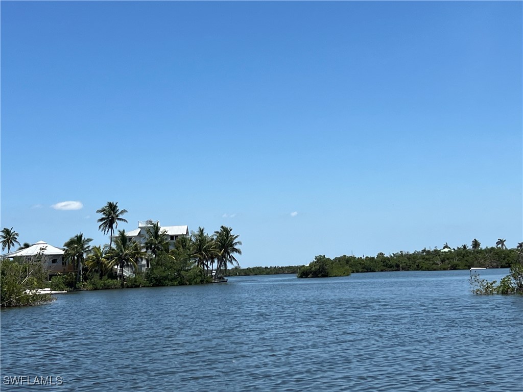 2 Bed Waterfront Home for Sale in Bokeelia, photo 34