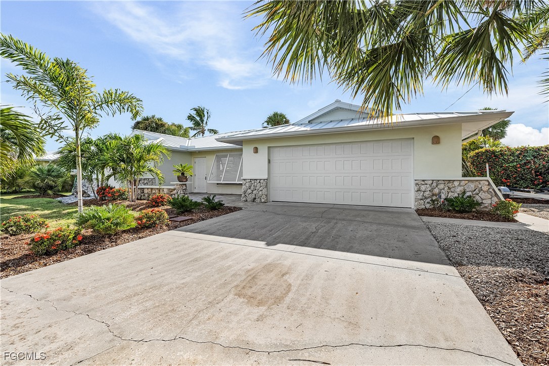 2 Bed Waterfront Home for Sale in Bokeelia, photo 34