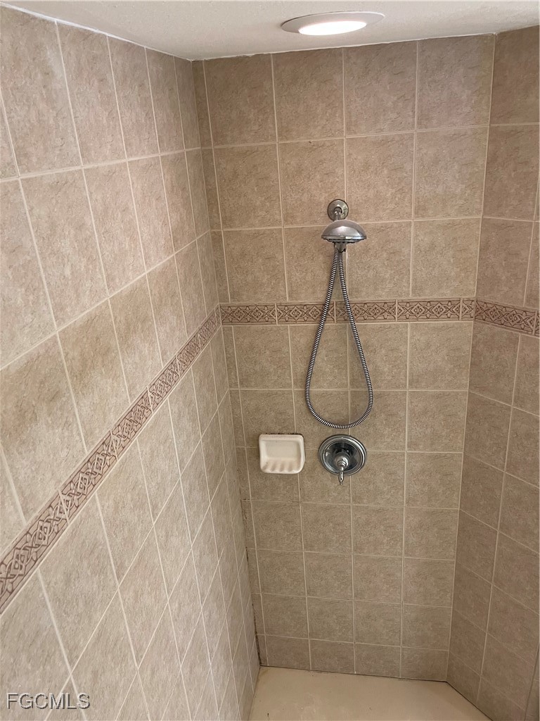 4 Bed Townhouse for Sale in Colonnade At Forum, FL, $285,000 — photo 34