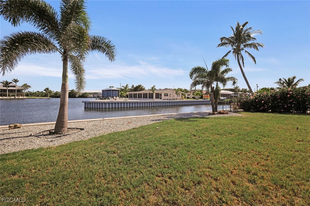 2 Bed Waterfront Home for Sale in Bokeelia, photo 34