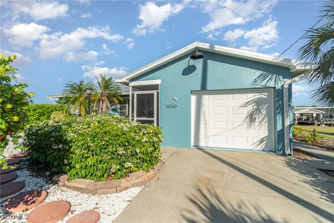 2 Bed Waterfront Home for Sale in Bokeelia, photo 34