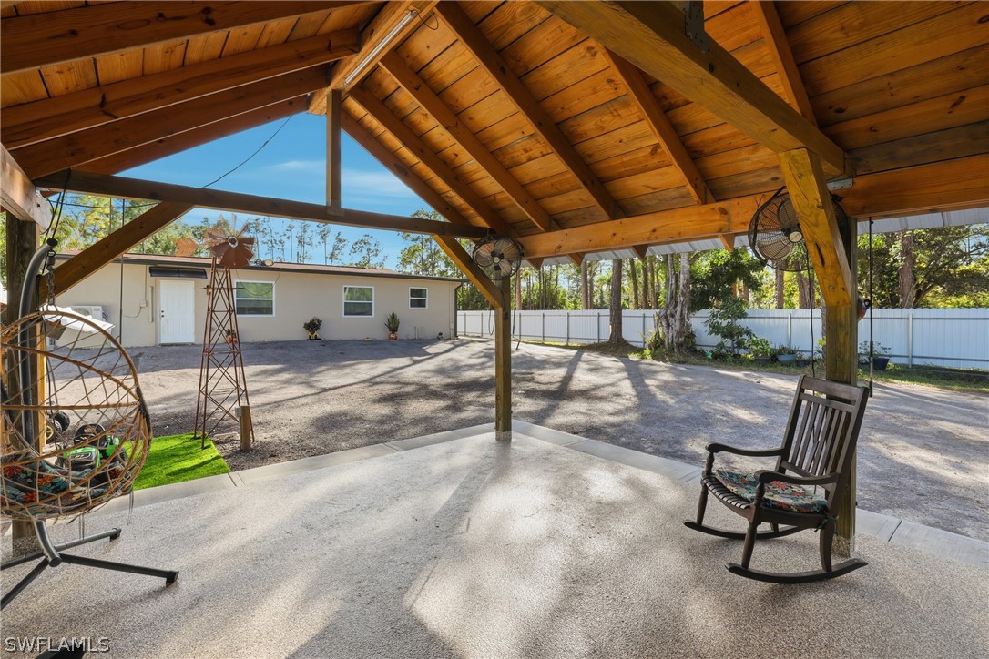 2 Bed SingleFamilyResidence for Sale in Naples, photo 34