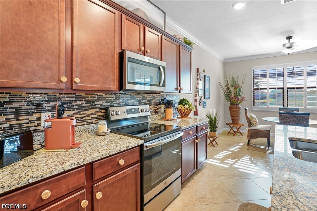 2 Bed Waterfront Home for Sale in Fort Myers, photo 34