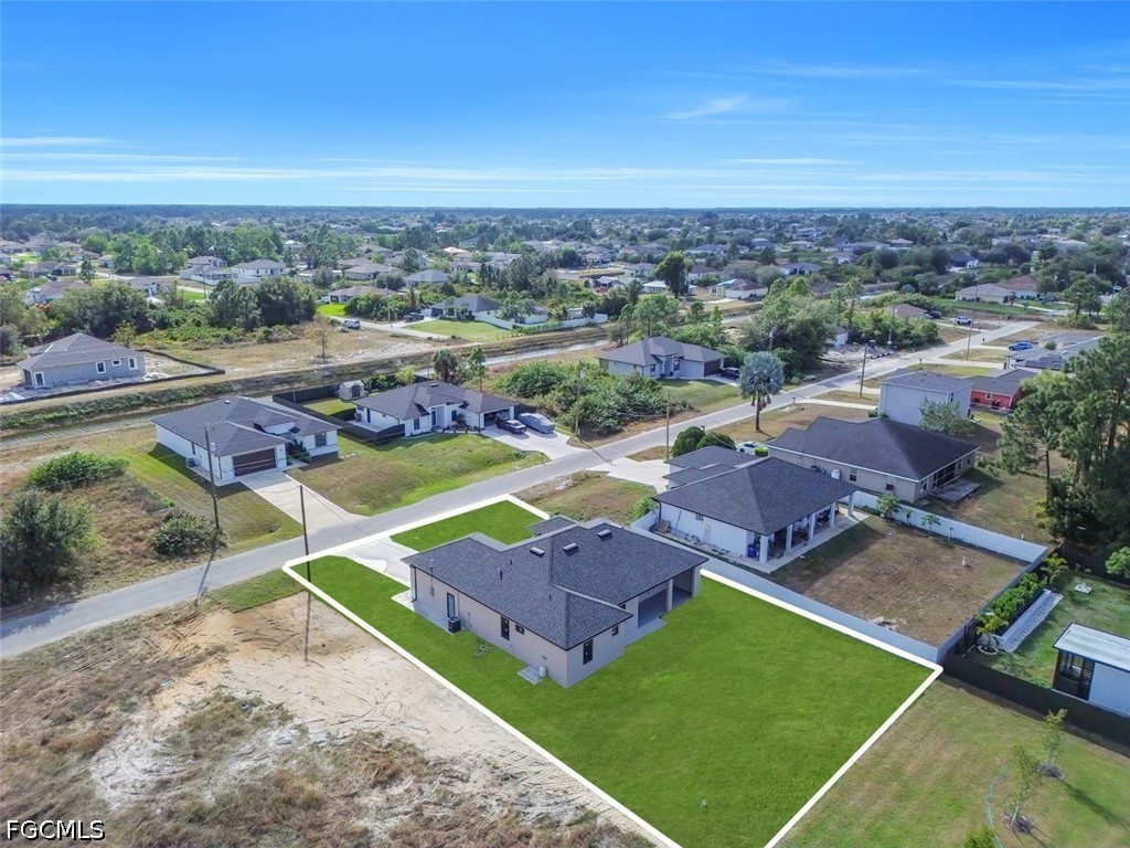 3 Bed SingleFamilyResidence for Sale in Lehigh Acres, photo 34