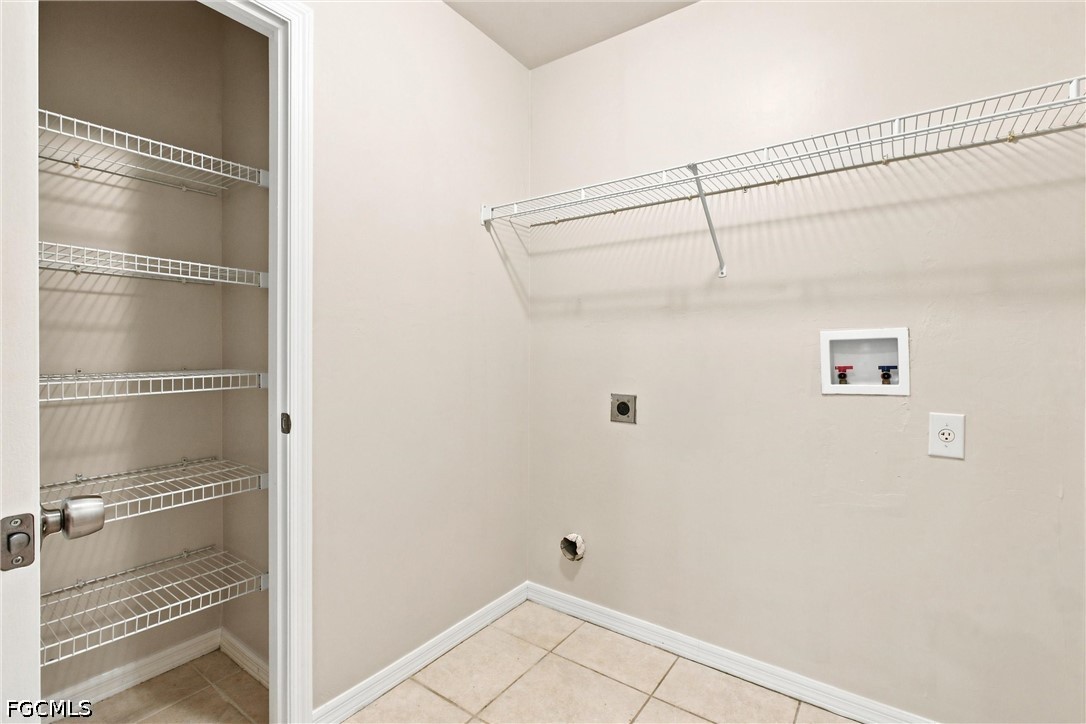 3 Bed SingleFamilyResidence for Sale in Mirror Lakes, FL — photo 34