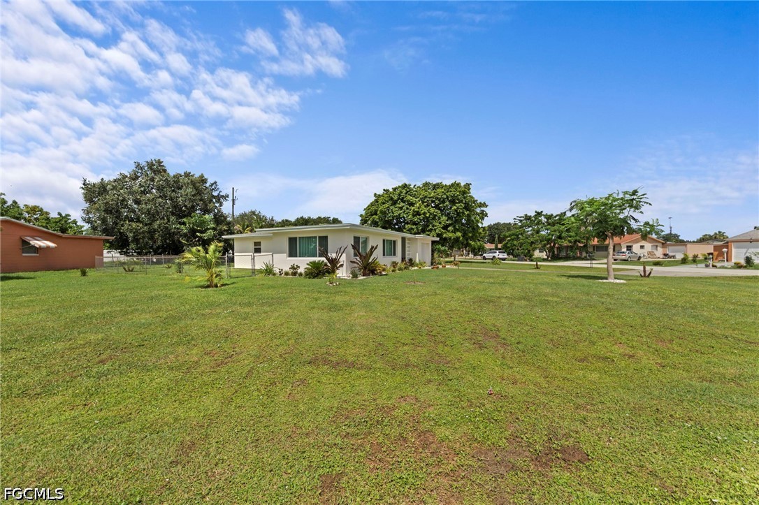 2 Bed SingleFamilyResidence for Sale in Wedgewood, photo 34