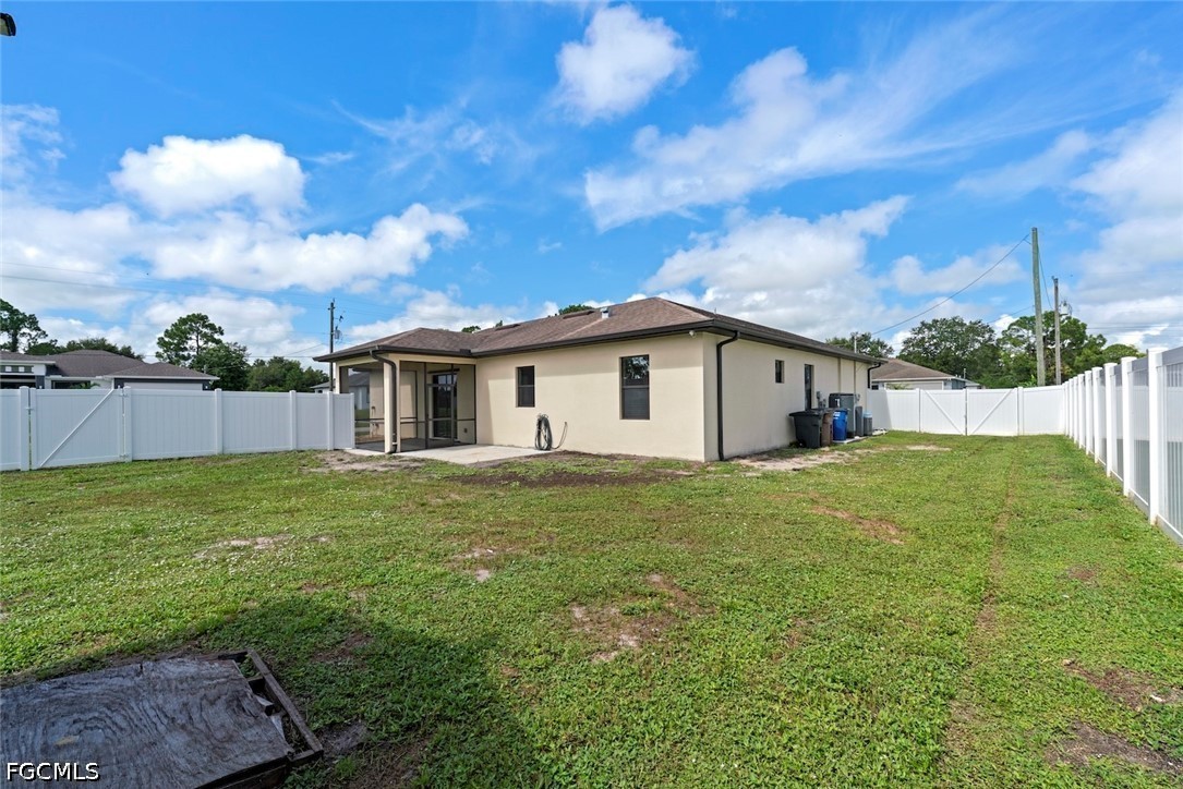 4 Bed SingleFamilyResidence for Sale in Lehigh Acres, photo 34