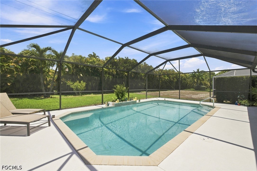 3 Bed Pool Home for Sale in Meadowbrook, photo 34