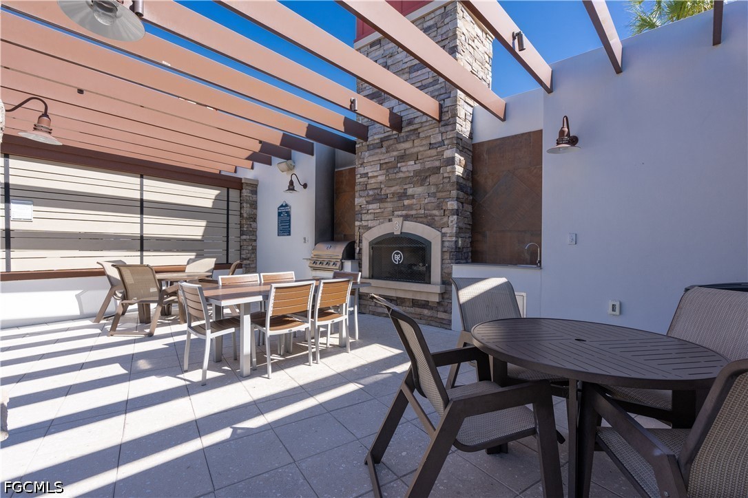 3 Bed SingleFamilyResidence for Sale in Northridge, photo 34